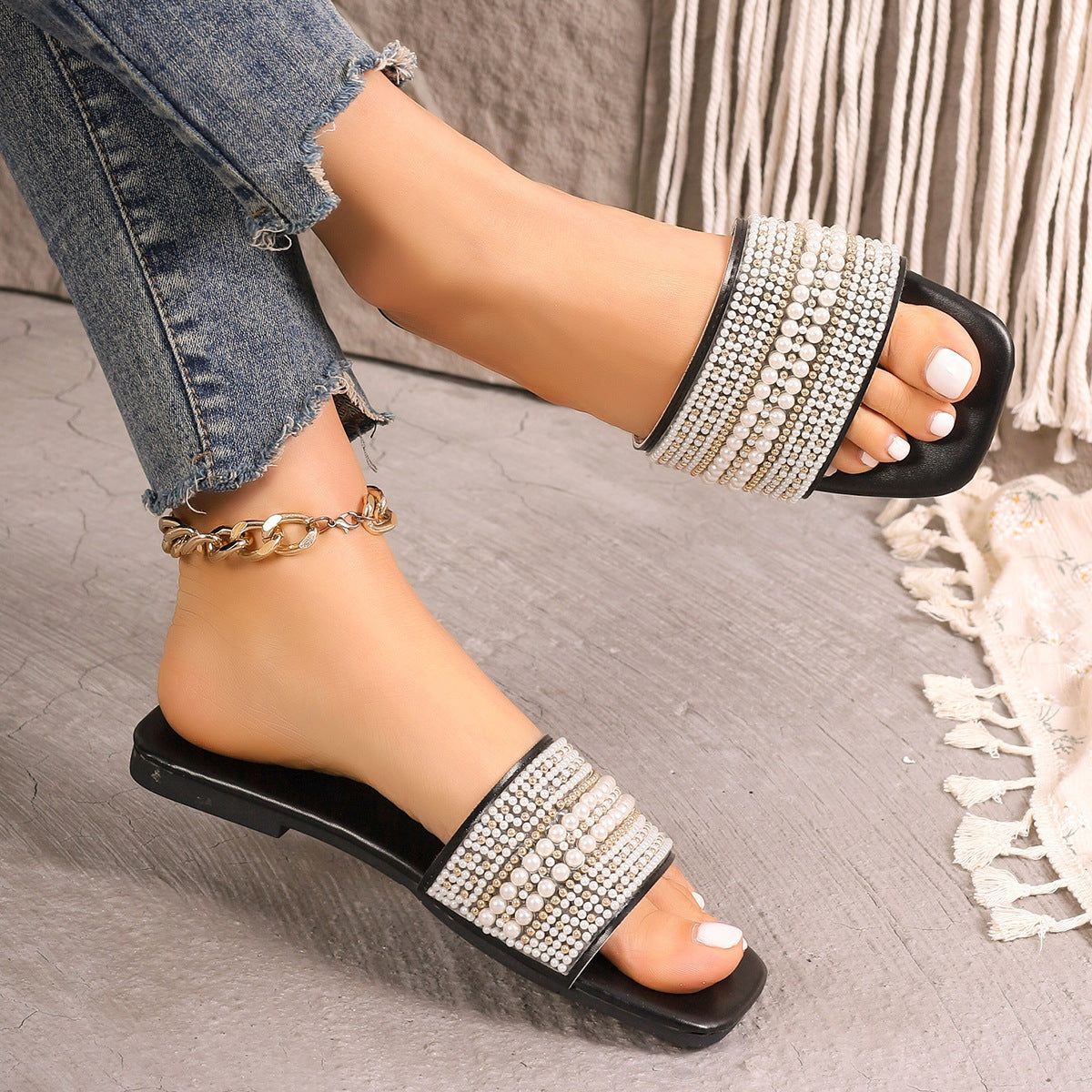 Chic Orthopedic Sandals with Unique Design