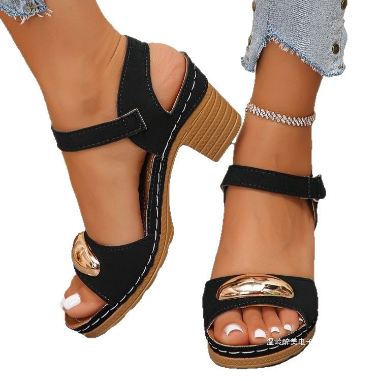 Chic Orthopedic Sandals with Unique Design