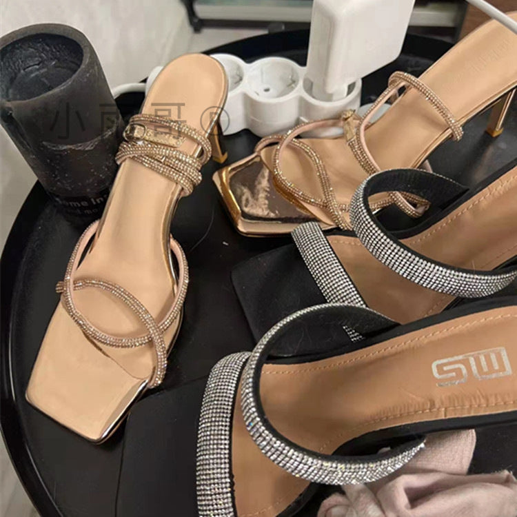 Graceful Orthopedic Sandals for Modern Look