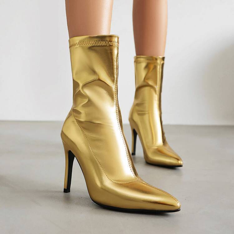 Graceful Orthopedic Boots for Modern Look