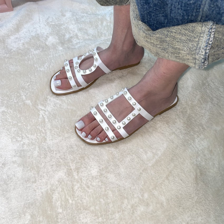 Graceful Orthopedic Sandals for Modern Look