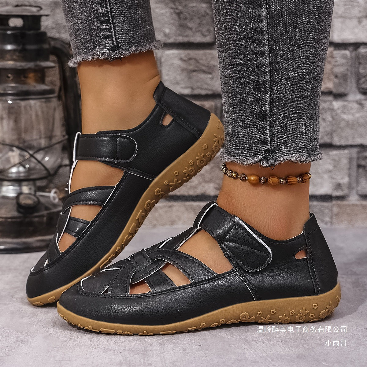 Chic Orthopedic Sandals with Unique Design