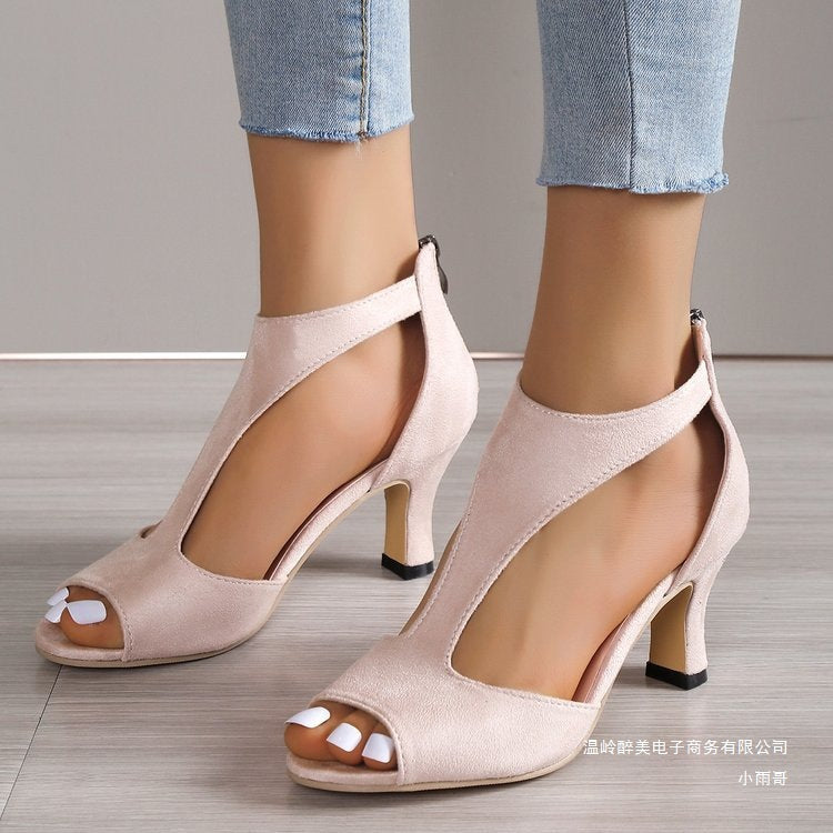 Graceful Orthopedic Sandals for Modern Look