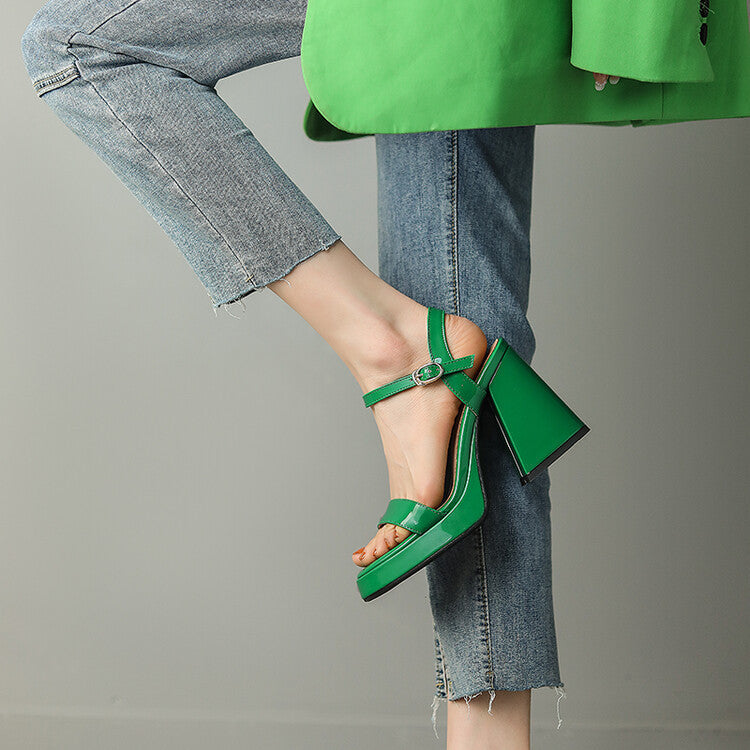 Chic Orthopedic Sandals with Unique Design