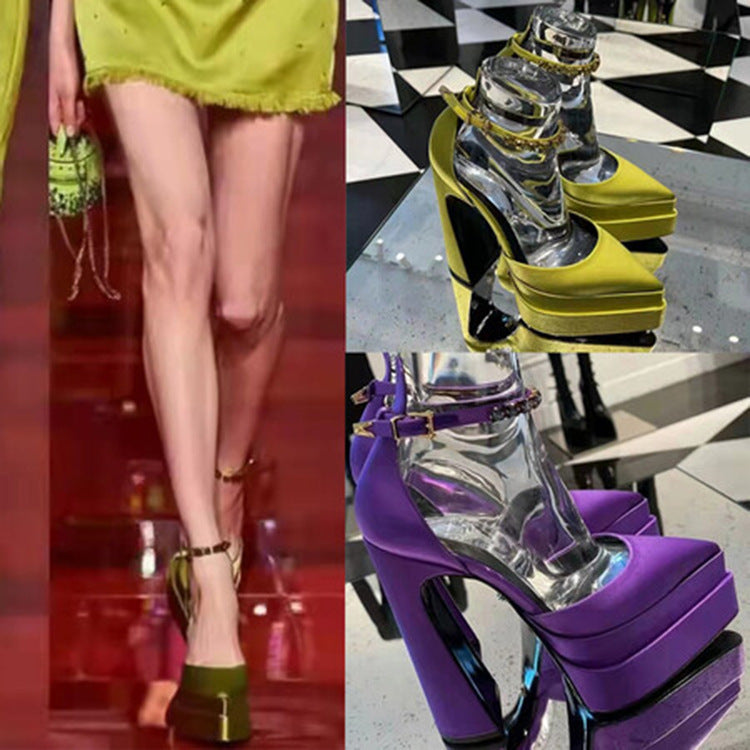 Graceful Orthopedic Sandals for Modern Look