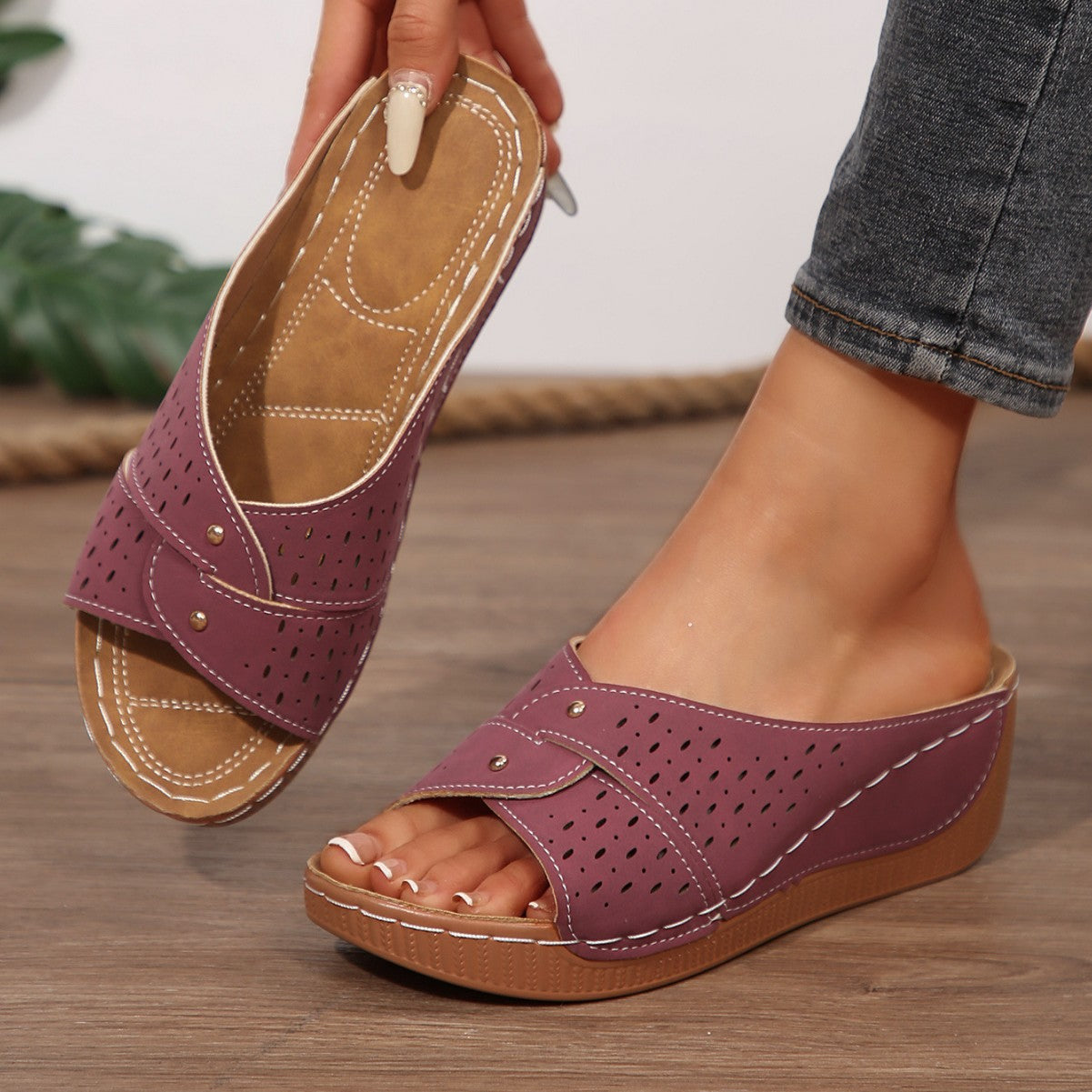 Chic Orthopedic Sandals with Unique Design