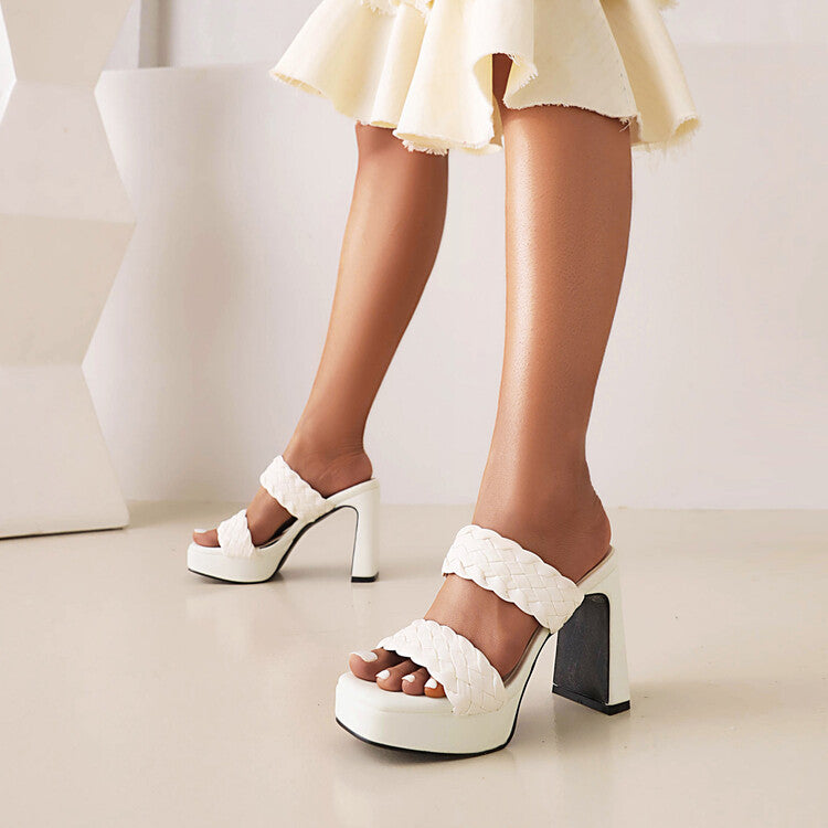 Chic Orthopedic Sandals with Unique Design