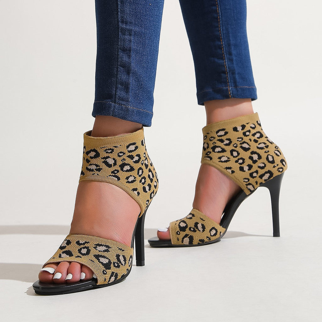 Chic Orthopedic Sandals with Unique Design