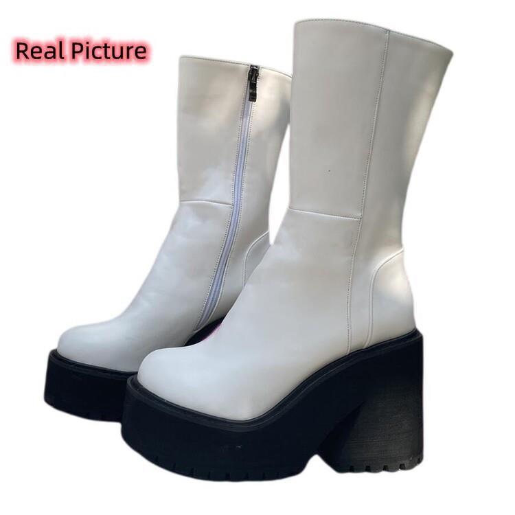 Graceful Orthopedic Boots for Modern Look