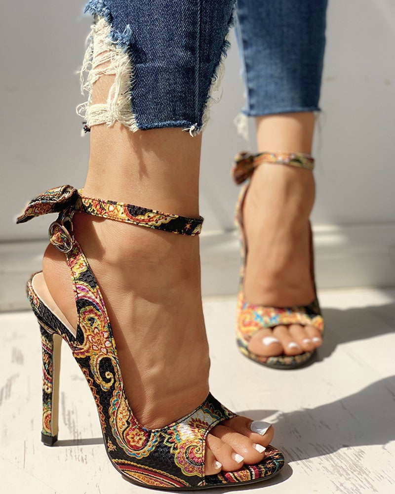 Graceful Orthopedic Sandals for Modern Look