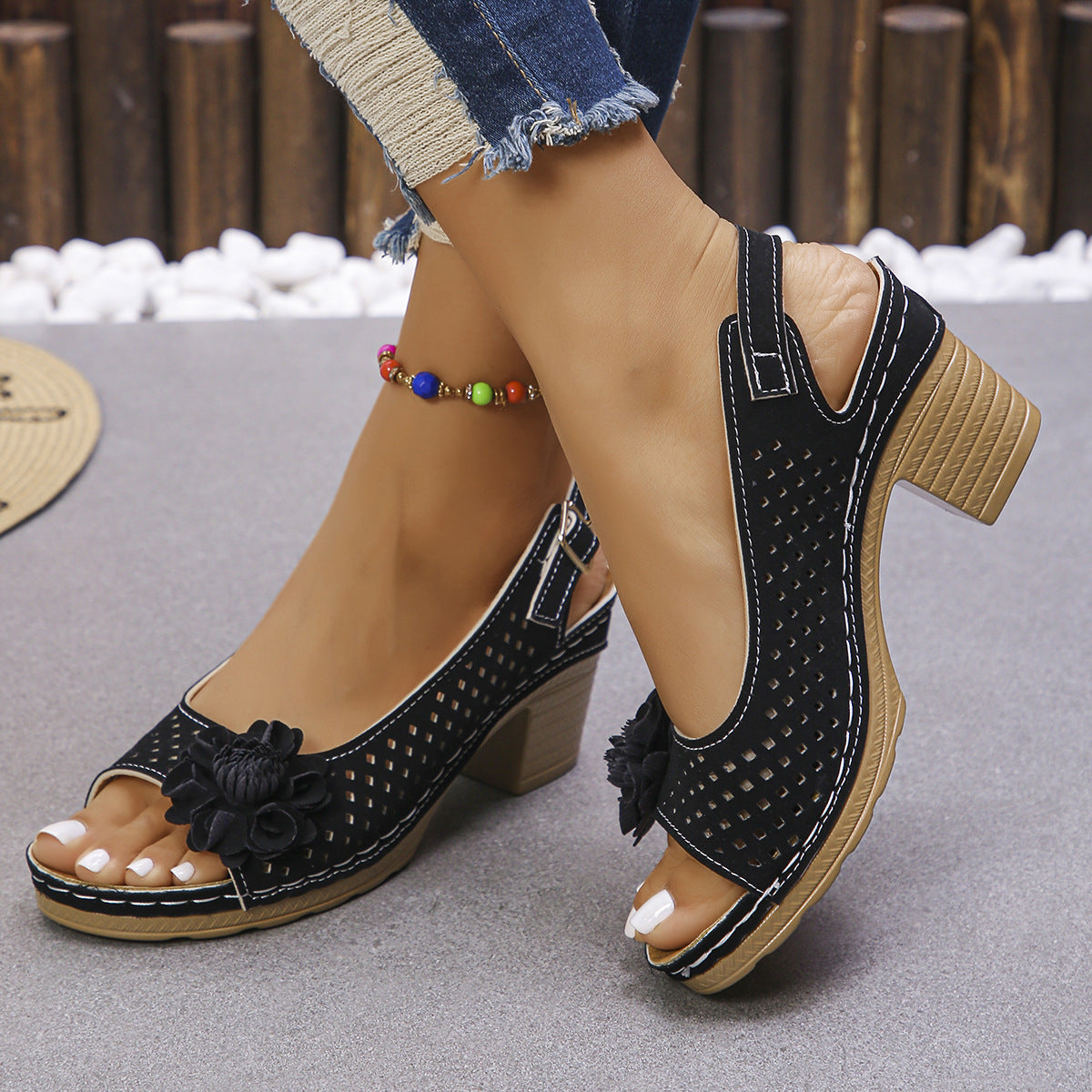 Chic Orthopedic Sandals with Unique Design