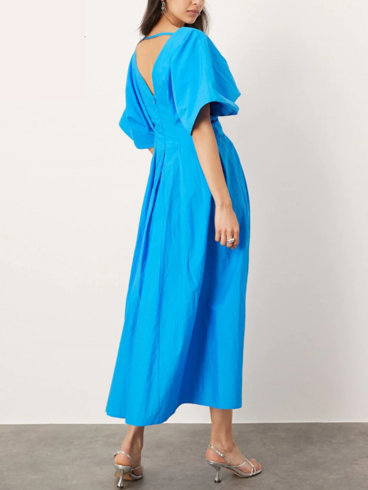 Effortlessly Elegant Dress with a Timeless Design