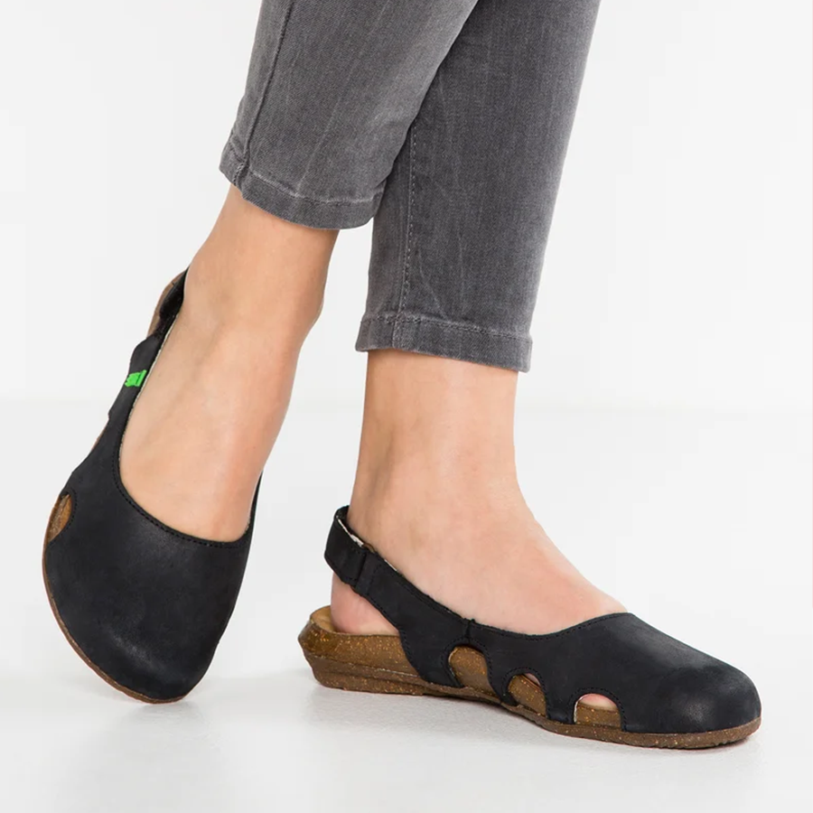 Graceful Orthopedic Sandals for Modern Look