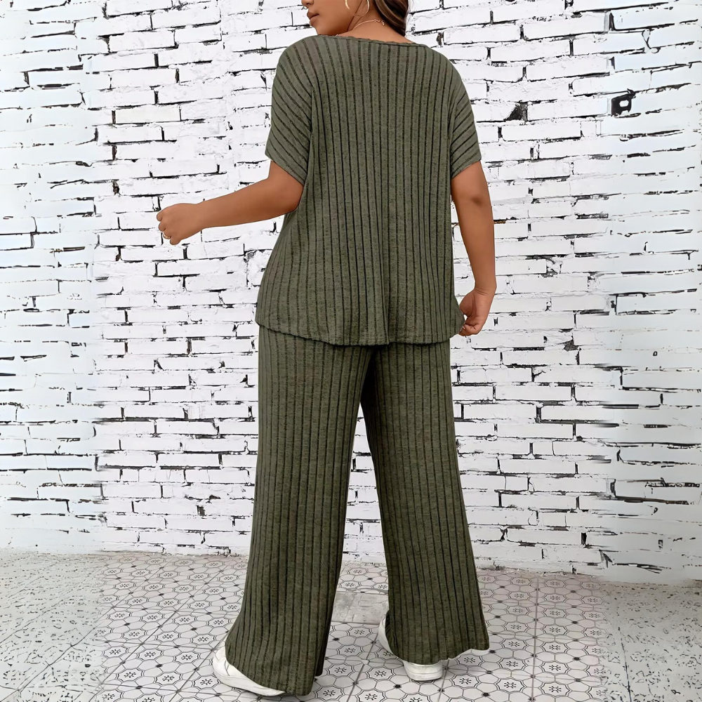 Classic Vintage Shirt with a Flattering Fit