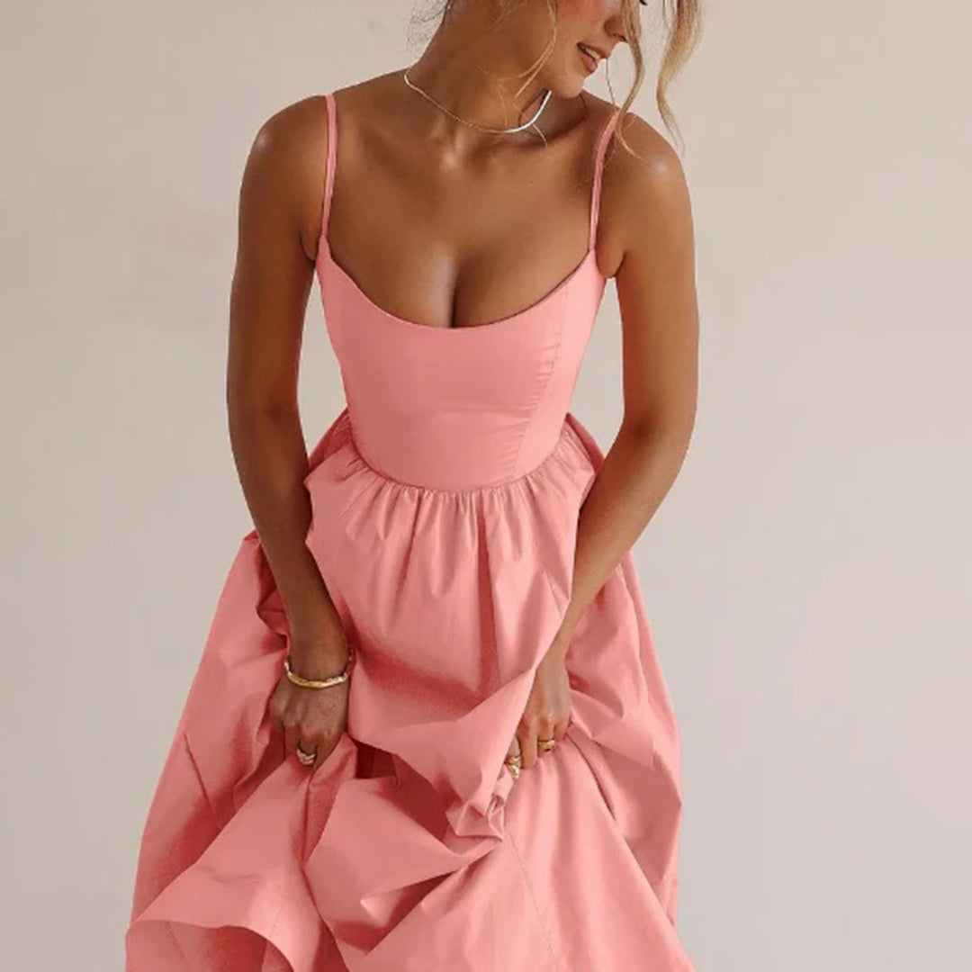 Beautifully Finished Dress in a Timeless Design