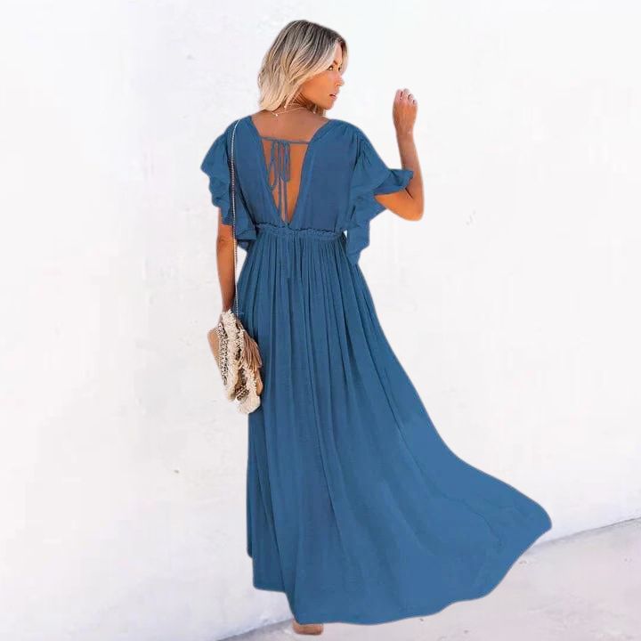 Beautifully Finished Dress in a Timeless Design