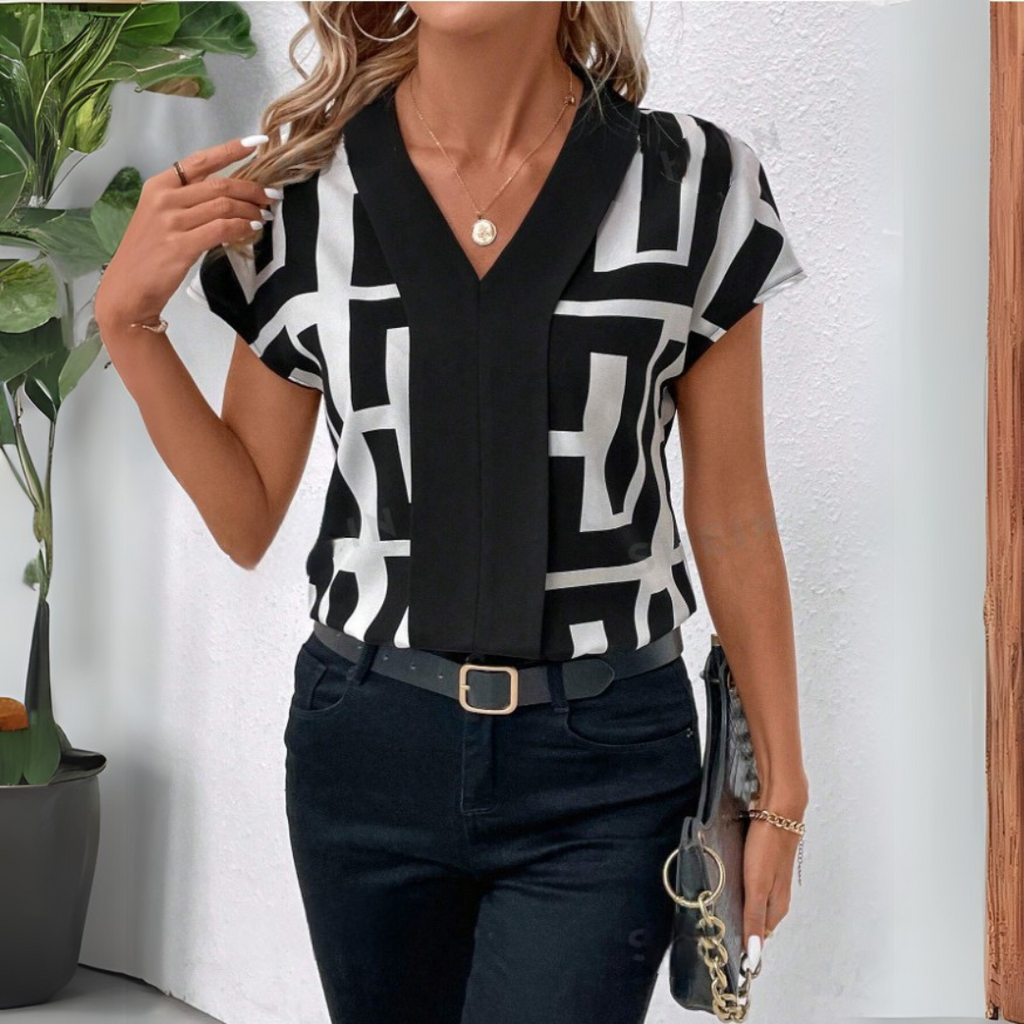 Beautifully Crafted Blouse in a Classic Style