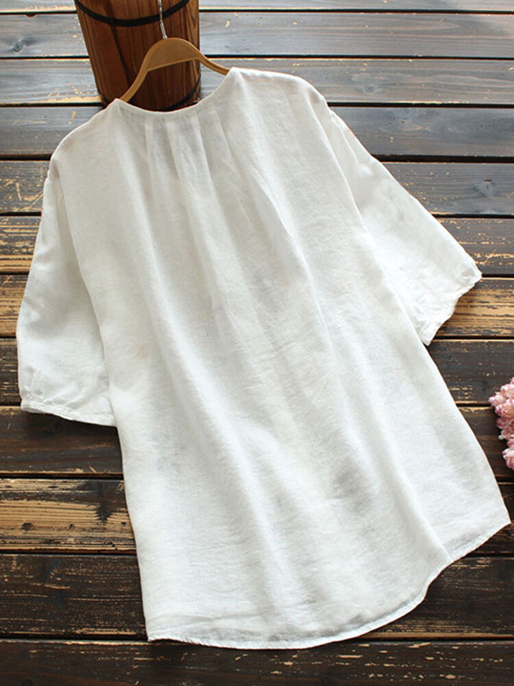 Effortlessly Elegant Blouse with a Timeless Design