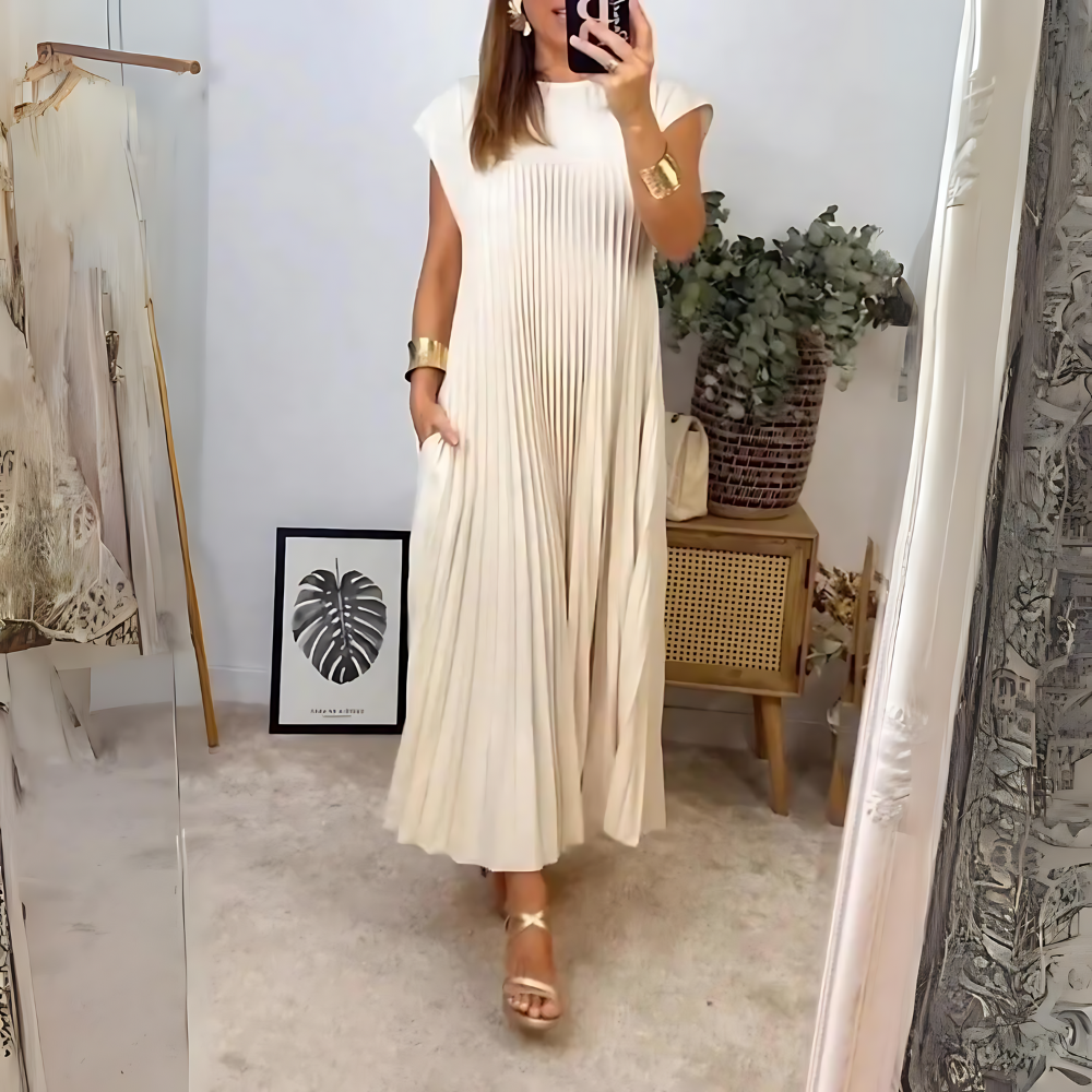 Classic Vintage Dress with a Flattering Fit