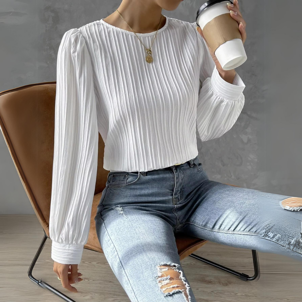 Classic Vintage Blouse with a Flattering Fit
