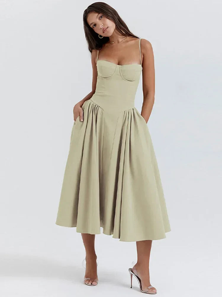 Well Tailored Dress with a Graceful Silhouette