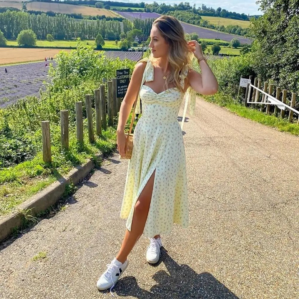 Gracefully Styled Dress for Any Occasion