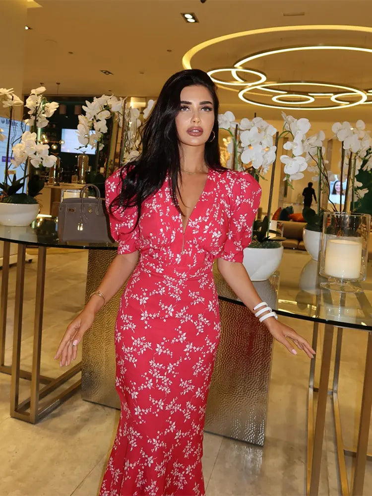 Classic Vintage Dress with a Flattering Fit