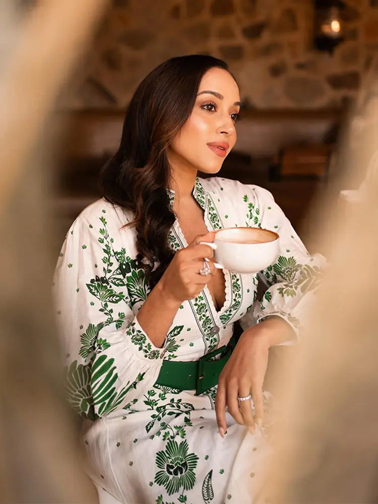 Classic Vintage Dress with a Flattering Fit