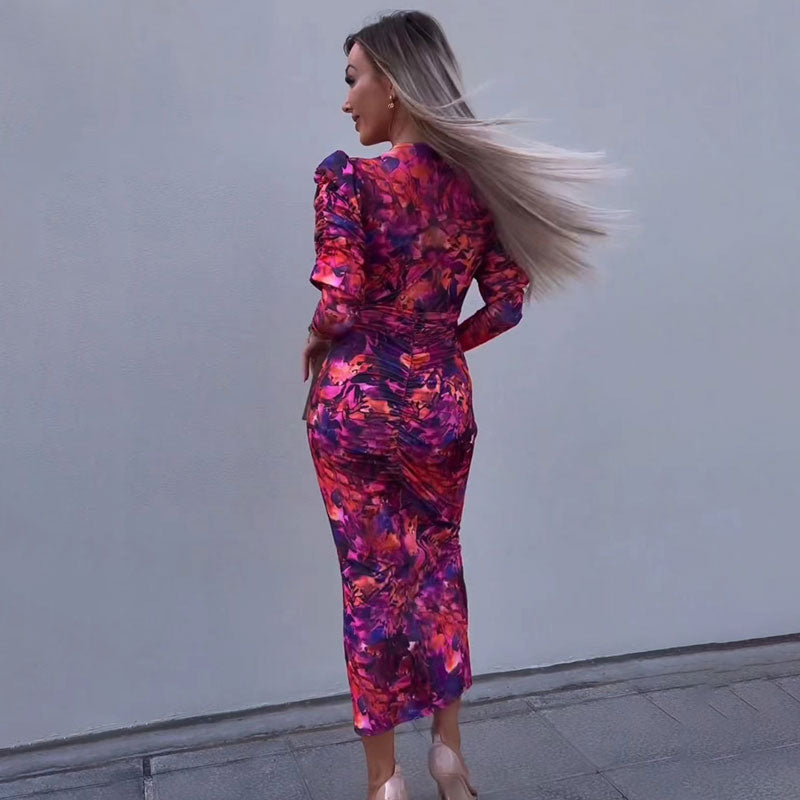 Well Tailored Dress with a Graceful Silhouette