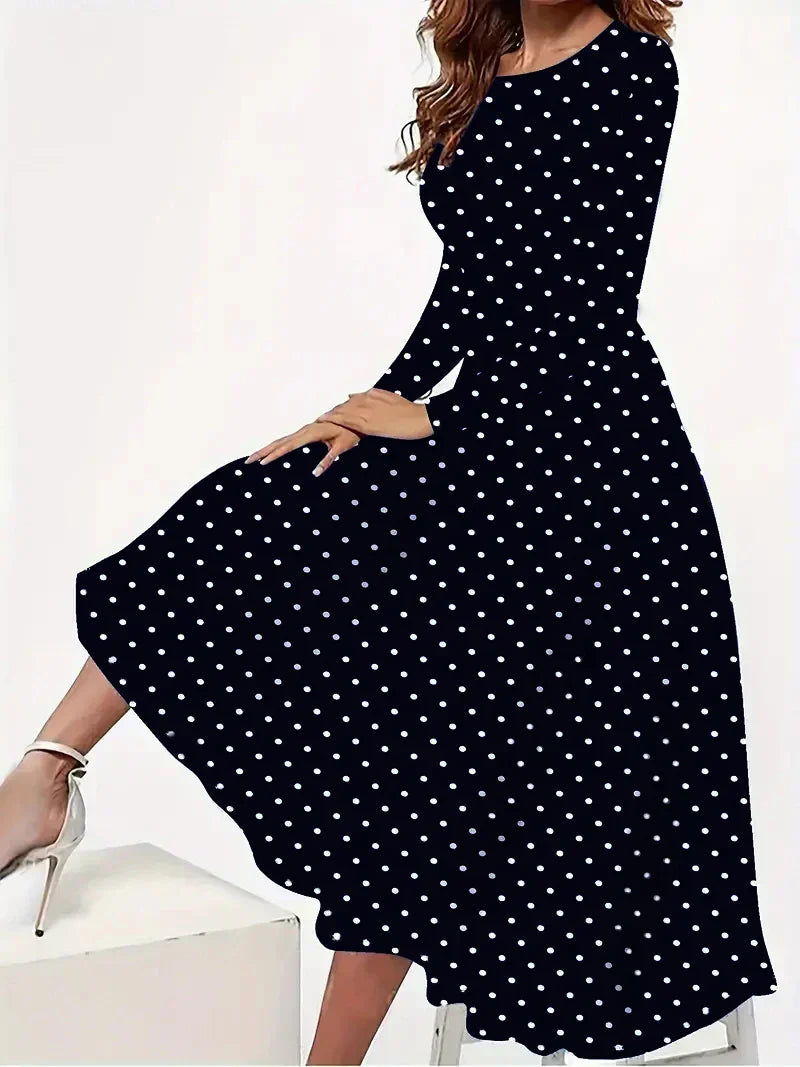 Beautifully Finished Dress in a Timeless Design