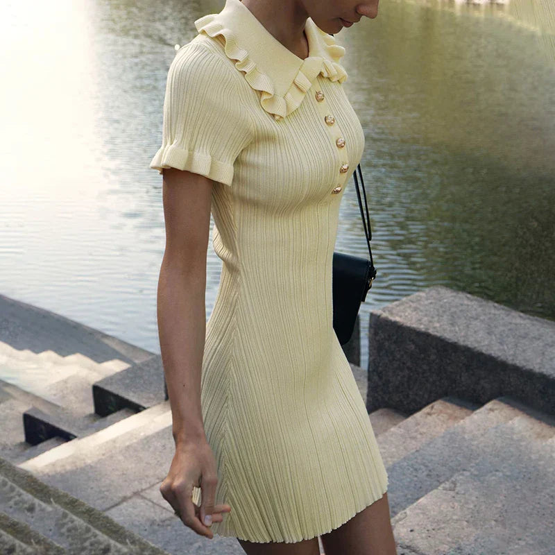 Beautifully Finished Dress in a Timeless Design