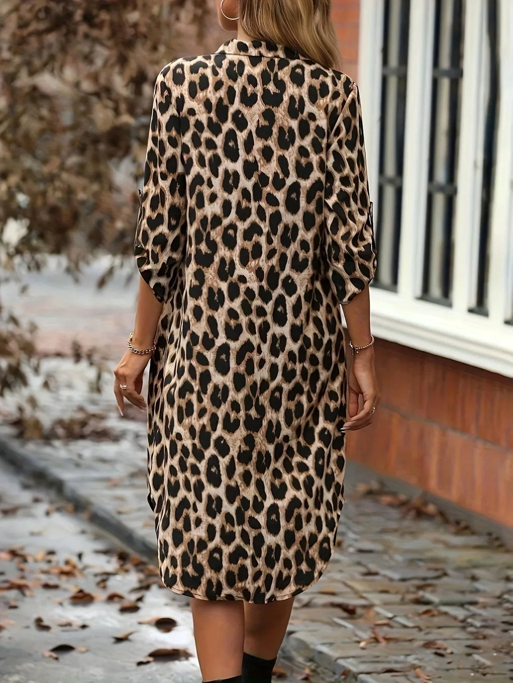 Classic Vintage Dress with a Flattering Fit