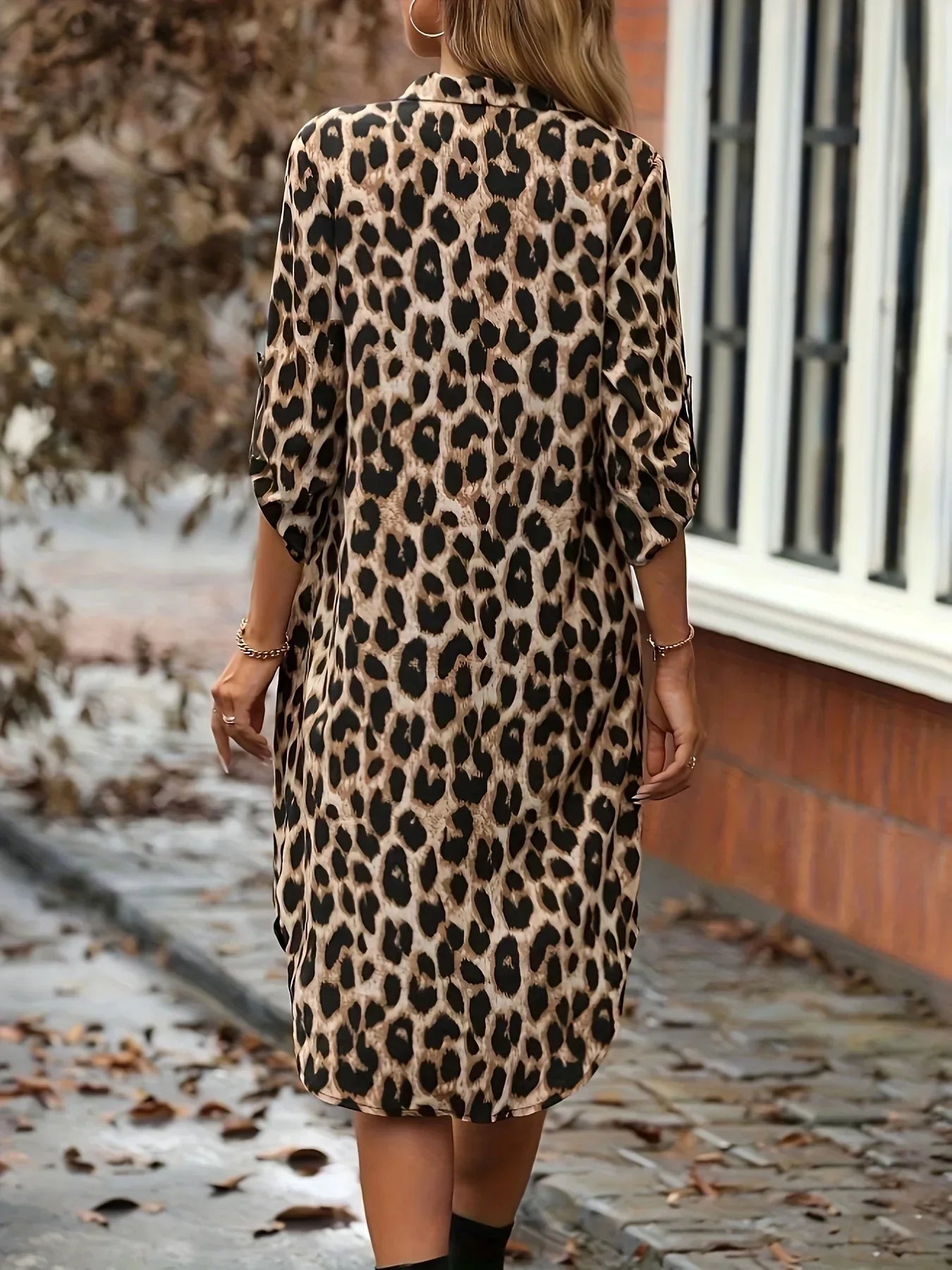 Classic Vintage Dress with a Flattering Fit
