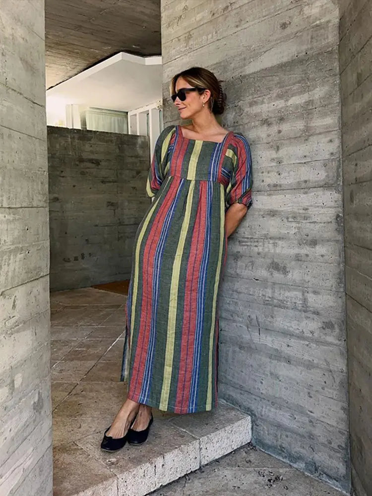Well Tailored Dress with a Graceful Silhouette