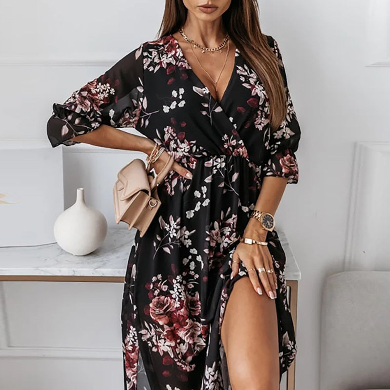 Well Tailored Dress with a Graceful Silhouette