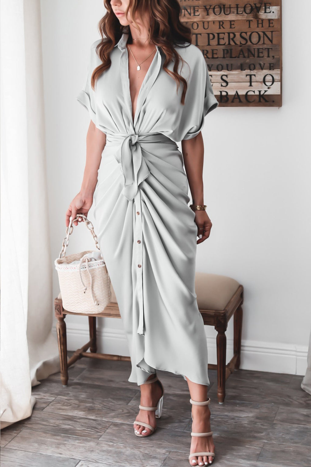Well Tailored Dress with a Graceful Silhouette