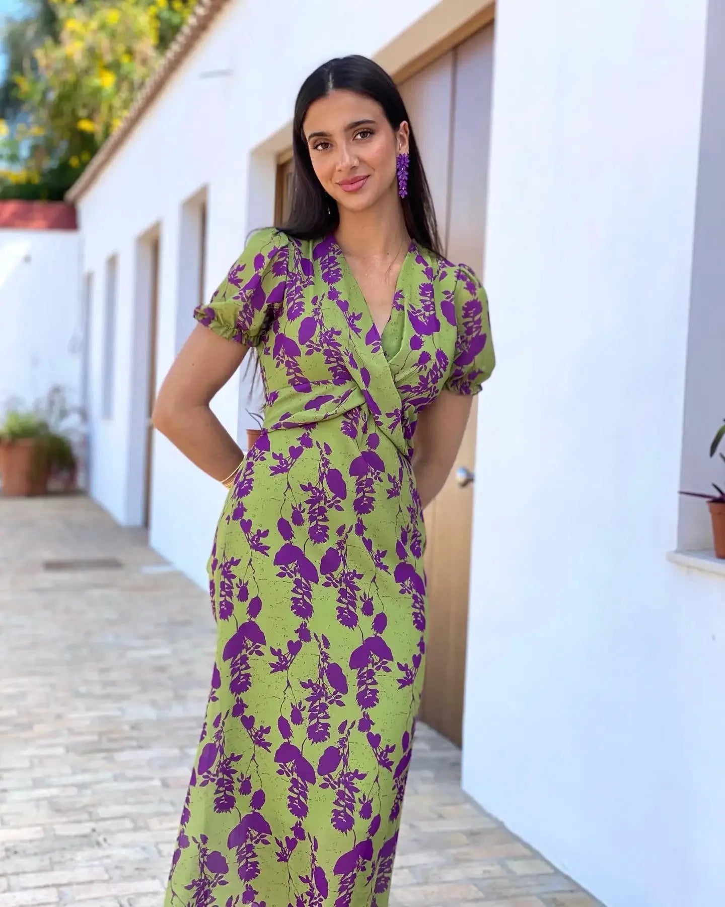 Beautifully Crafted Dress in a Classic Style