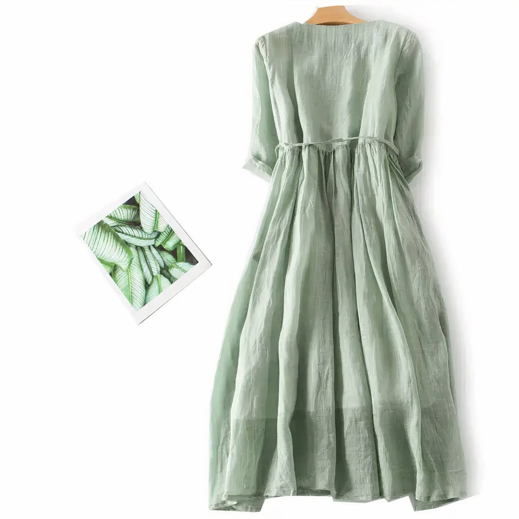 Classic Vintage & Enduringly Stylish Dress