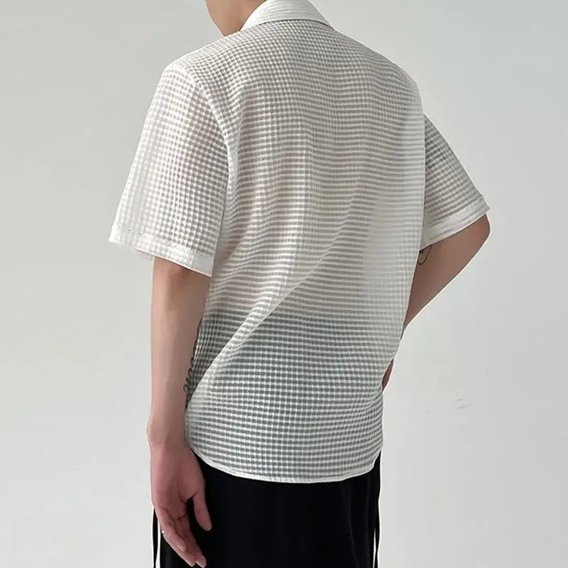 Effortlessly Elegant Shirt with a Timeless Design
