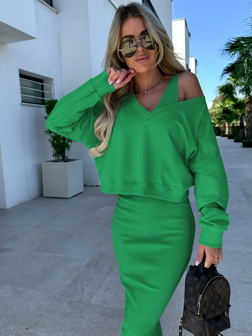 Well Tailored Dress with a Graceful Silhouette