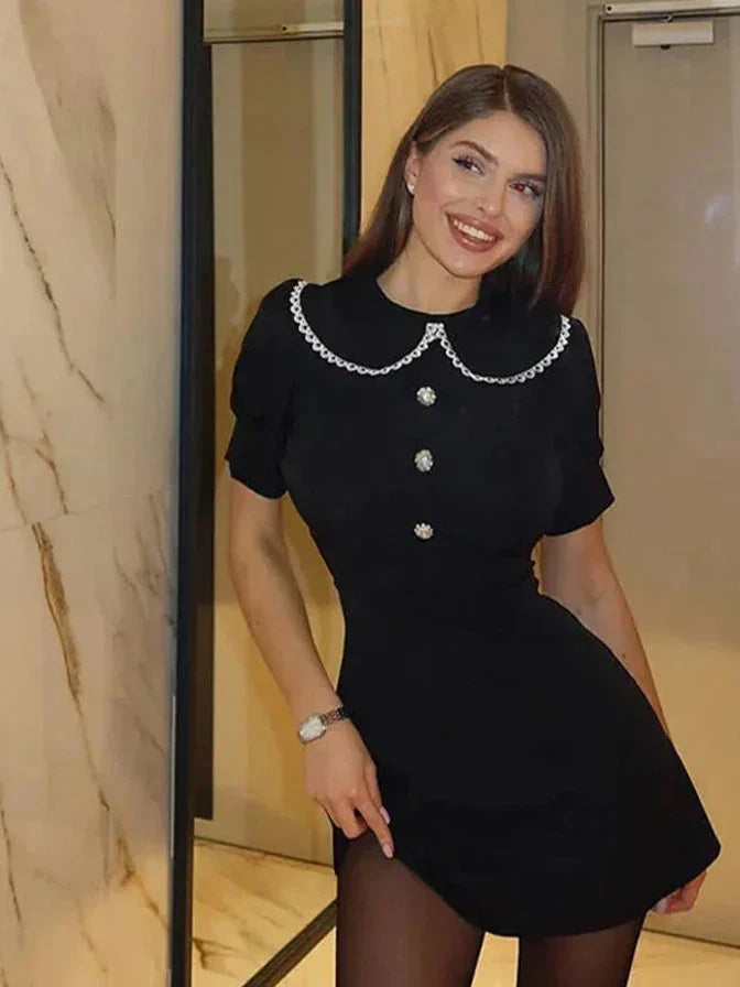 Well Tailored Dress with a Graceful Silhouette