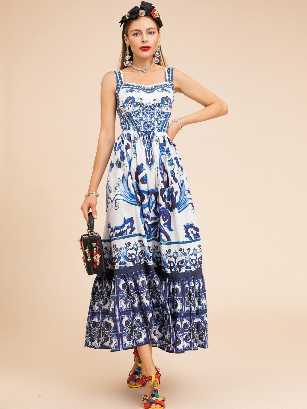 Beautifully Finished Dress in a Timeless Design