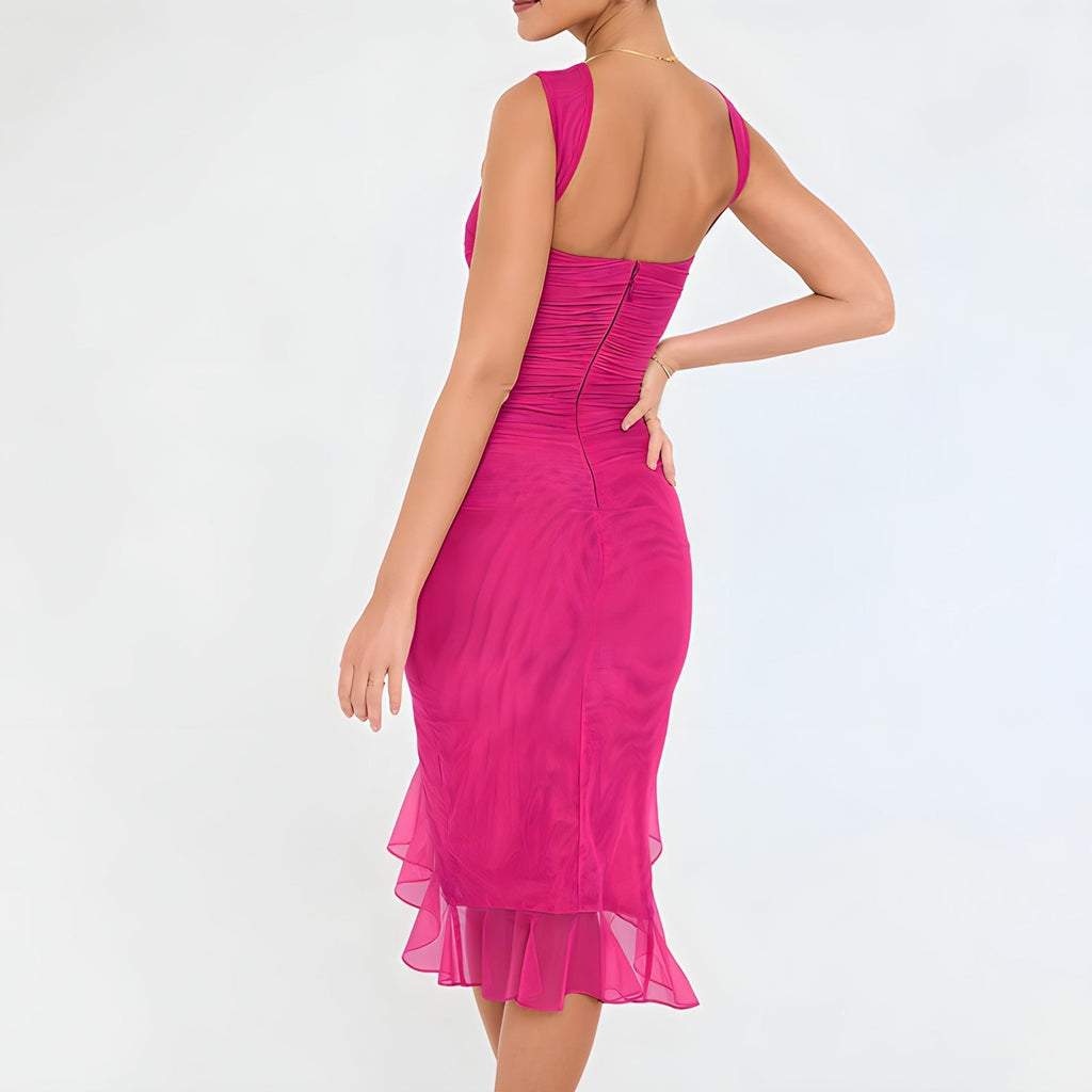 Well Tailored Dress with a Graceful Silhouette
