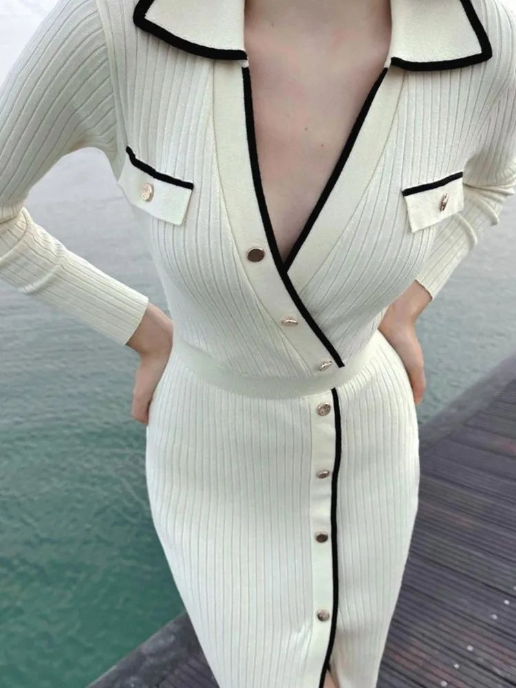 Classic Vintage Dress with a Flattering Fit