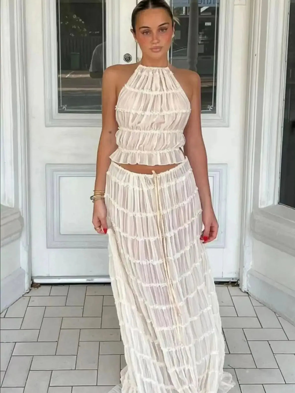 Effortlessly Elegant Dress with a Timeless Design