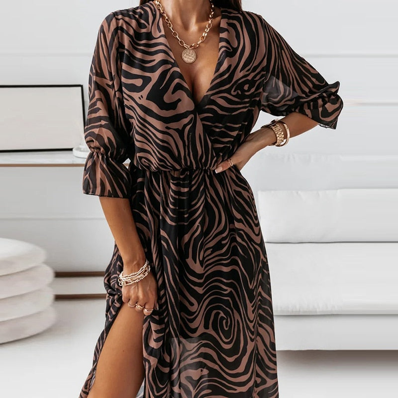 Sophisticated Dress with a Clean Classic Look