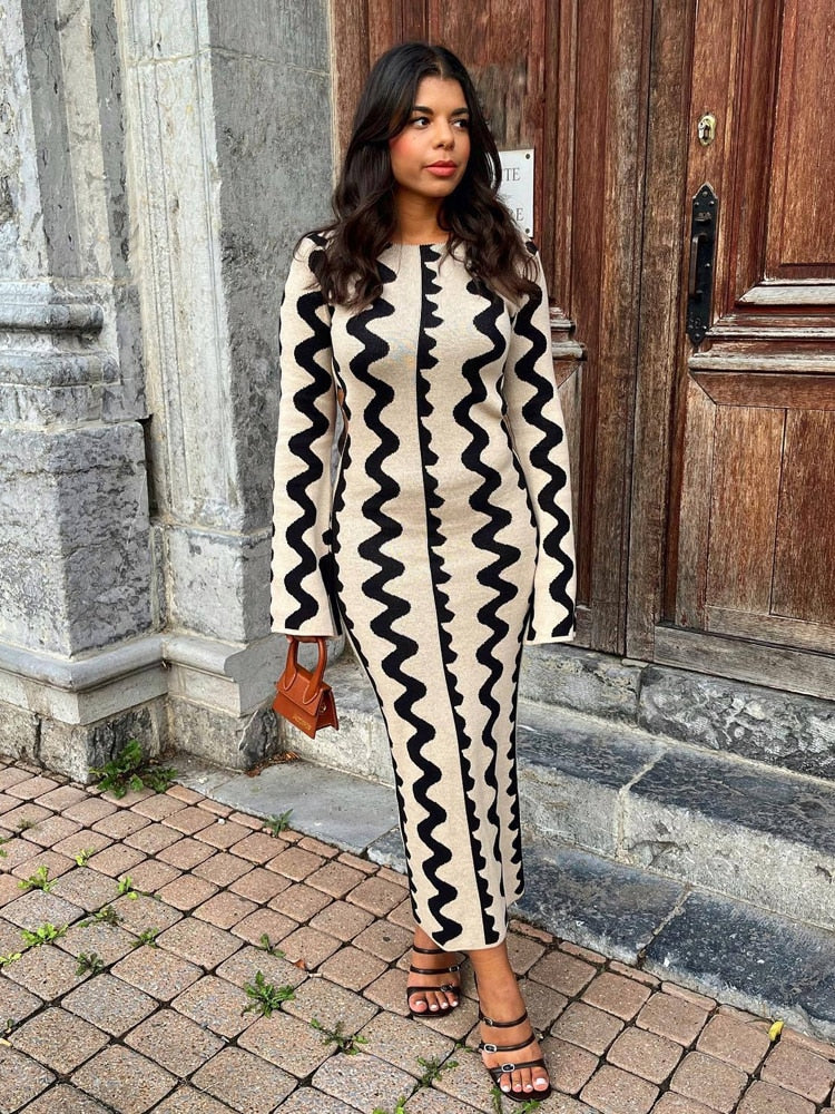 Classic Vintage & Enduringly Stylish Dress