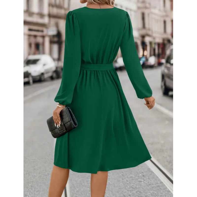 Beautifully Finished Dress in a Timeless Design