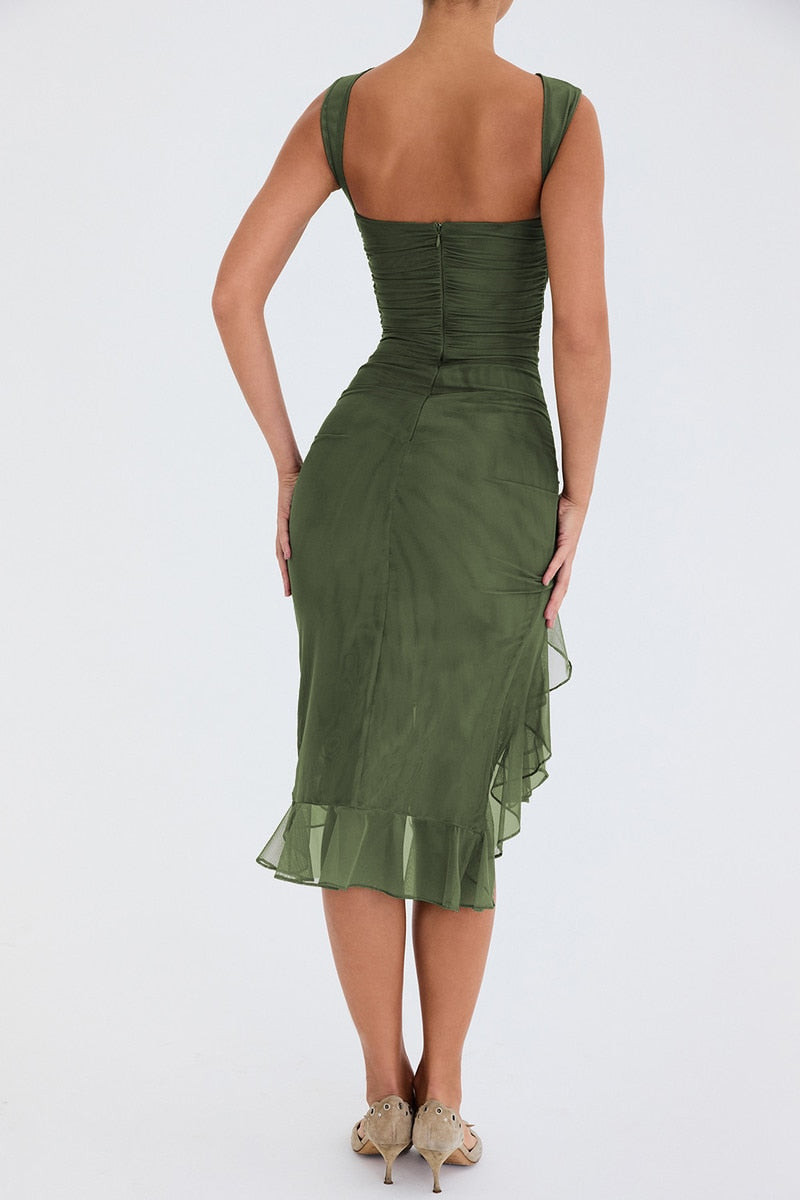 Beautifully Finished Dress in a Timeless Design