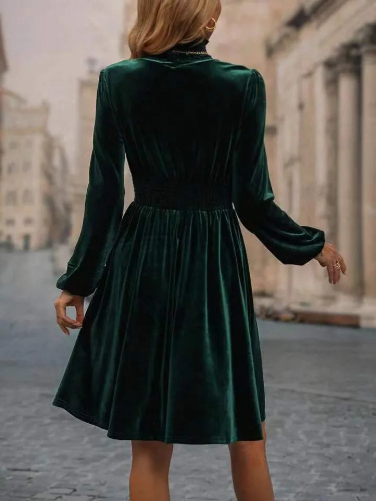 A Vintage Style Dress with Delicate Timeless Details
